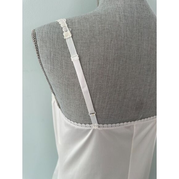 Vintage 80s Vanity Fair White Satin Floral Lace Nightgown Full Slip size 36/24" - Picture 6 of 15